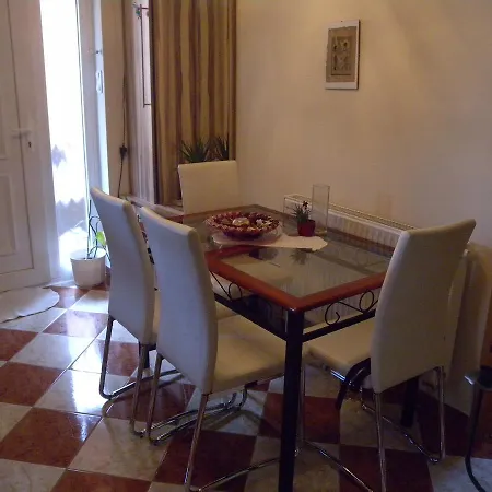 Apartment In Balaton 31360